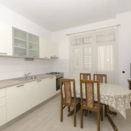 Eva P. Apartment *